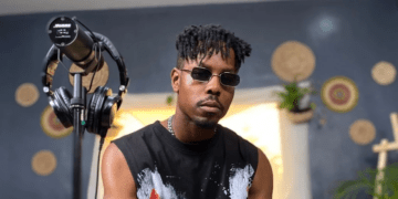 Singer Ladipoe Gets An Outstanding Award