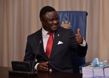 NLC shuts down public offices in Cross River on 14 point demand&nbsp; &nbsp;&nbsp;&nbsp; &nbsp; Ben EzechimeThe Organised Labour in Cross River on Tuesday shut down public offices including Schools and Hospitals to press home their numerous demands.