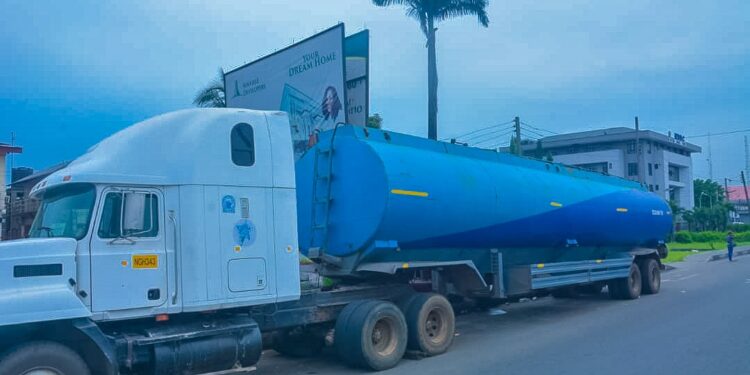 NSCDC detains 2 over alleged petrol smuggling to other countries