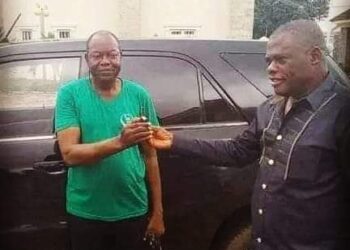 Innoson Gives Out Brand New IVM G5, Salary For Life To The Man Who Prophesied About His Vehicle Manufacturing In 1979