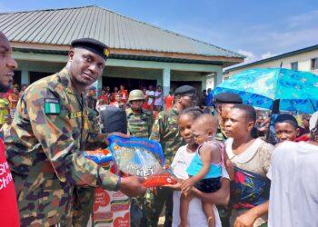 Navy donates relief materials to 5,000 IDPs in Rivers LG