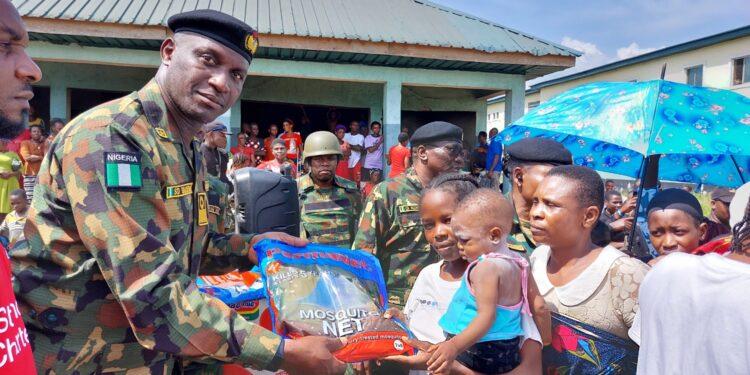 Navy donates relief materials to 5,000 IDPs in Rivers LG