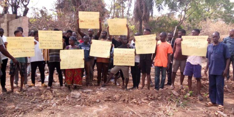 Land encroachment: Enugu Community appeals to Gov. Ugwuanyi for help
