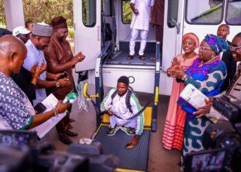 Aisha Buhari donates a bus for national para-sports
