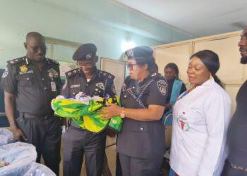 Enugu CP visits, felicitates family of police sergeant whose wife delivered triplet at police clinic