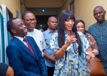 World Breastfeeding Week: Enugu Gov’s wife makes case for exclusive breastfeeding, settles hospital bills