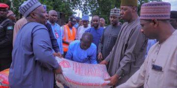 Fuel Subsidy: Zulum shares food to 2,000 households in Mafoni