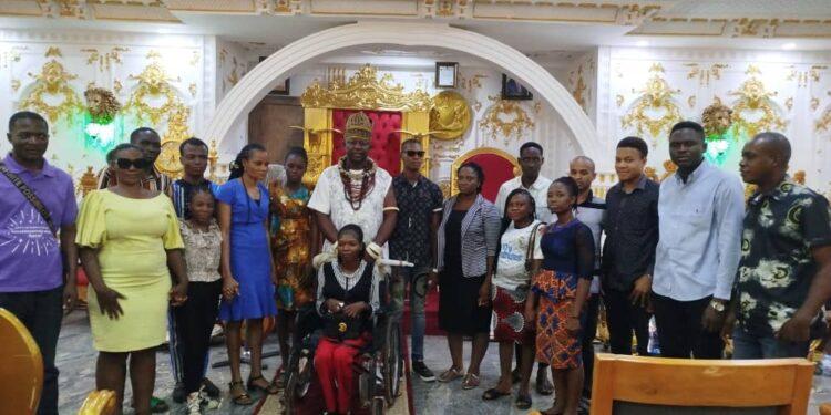 CHAIRMAN SOUTH EAST TRADITIONAL RULERS COUNCIL, HRM IGWE ASADU, DONATES  N2 MILLION TO UNN VISUALLY IMPAIRED STUDENTS