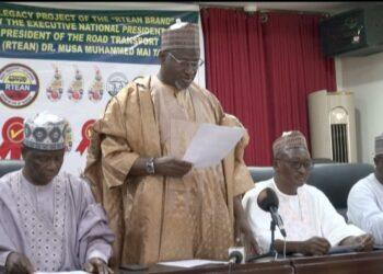 Transport association, coy support FG’s CNG initiative through home-made engine oil