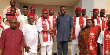 Ohaneze Ndigbo, Igbo-Eze South Chapter Present New Executive to Council Boss, Ukwueze