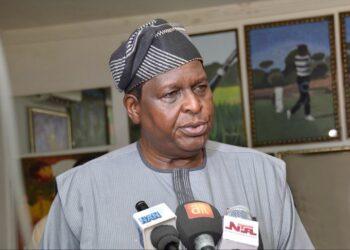 Runsewe expresses gratitude to R & A for donations of golf equipment to NGF