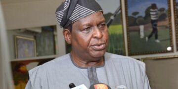 Runsewe expresses gratitude to R & A for donations of golf equipment to NGF
