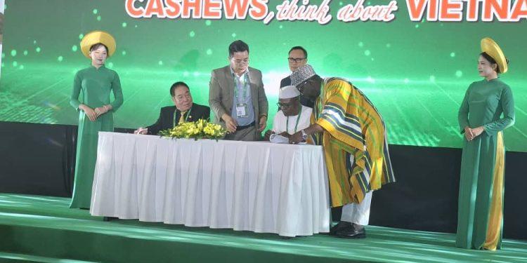 Nigeria, Vietnam Sign Strategic Pact to Boost Cashew Trade, Technology Exchange