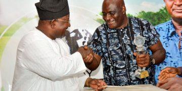 Fred Otobo clinches overall best net prize at Engr. Andrew Yakubu’s 70th birthday golf kitty