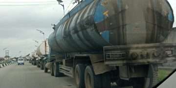 Fumes and Fear: NPA Road Residents, Business Owners in Warri Raise Alarm Over Suspected Illegal Oil Bunkering